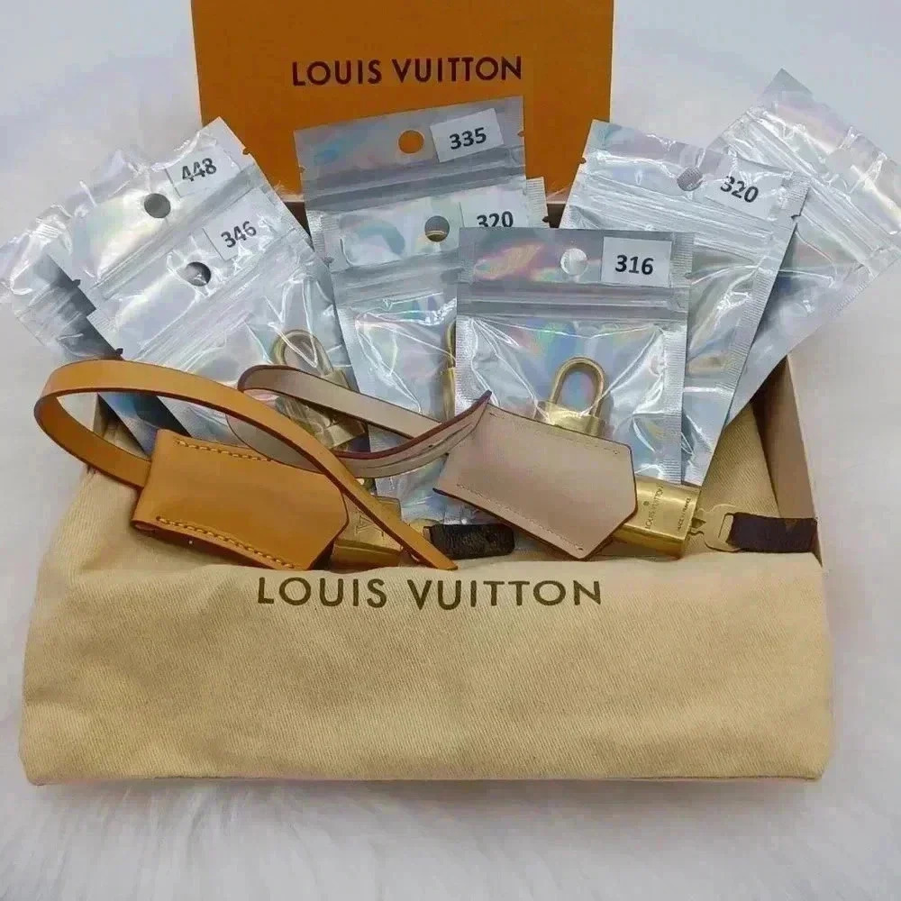 🔐 Louis Vuitton  Padlock key set - Picture 8 of 8